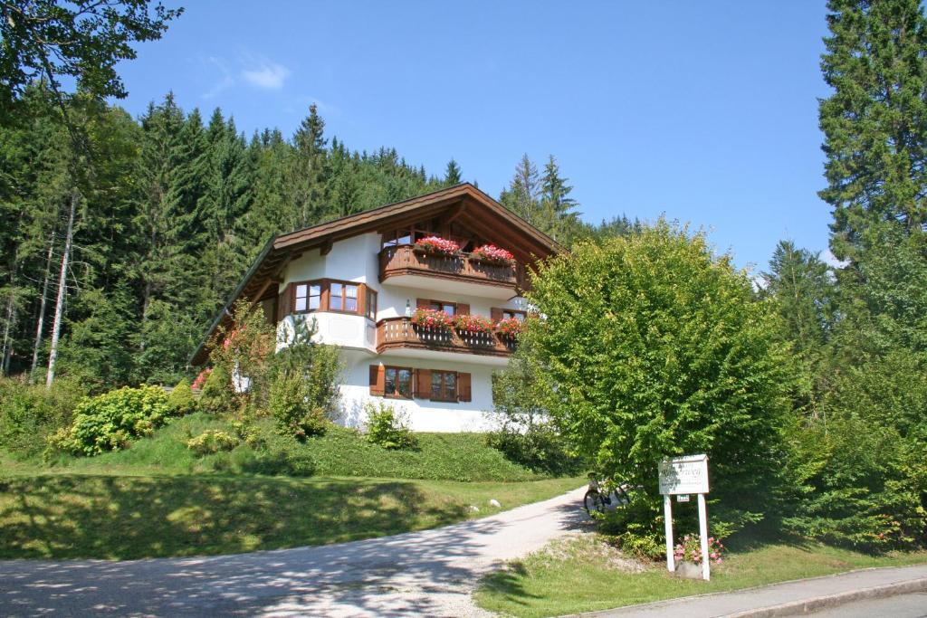 Ferienhaus Am Roemerweg Klais Bagian luar foto