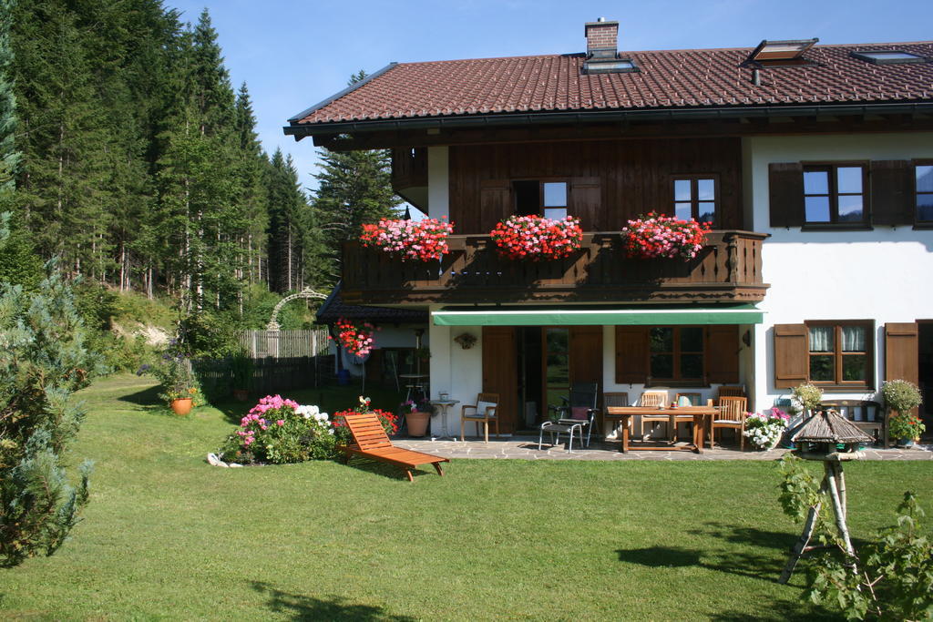 Ferienhaus Am Roemerweg Klais Bagian luar foto