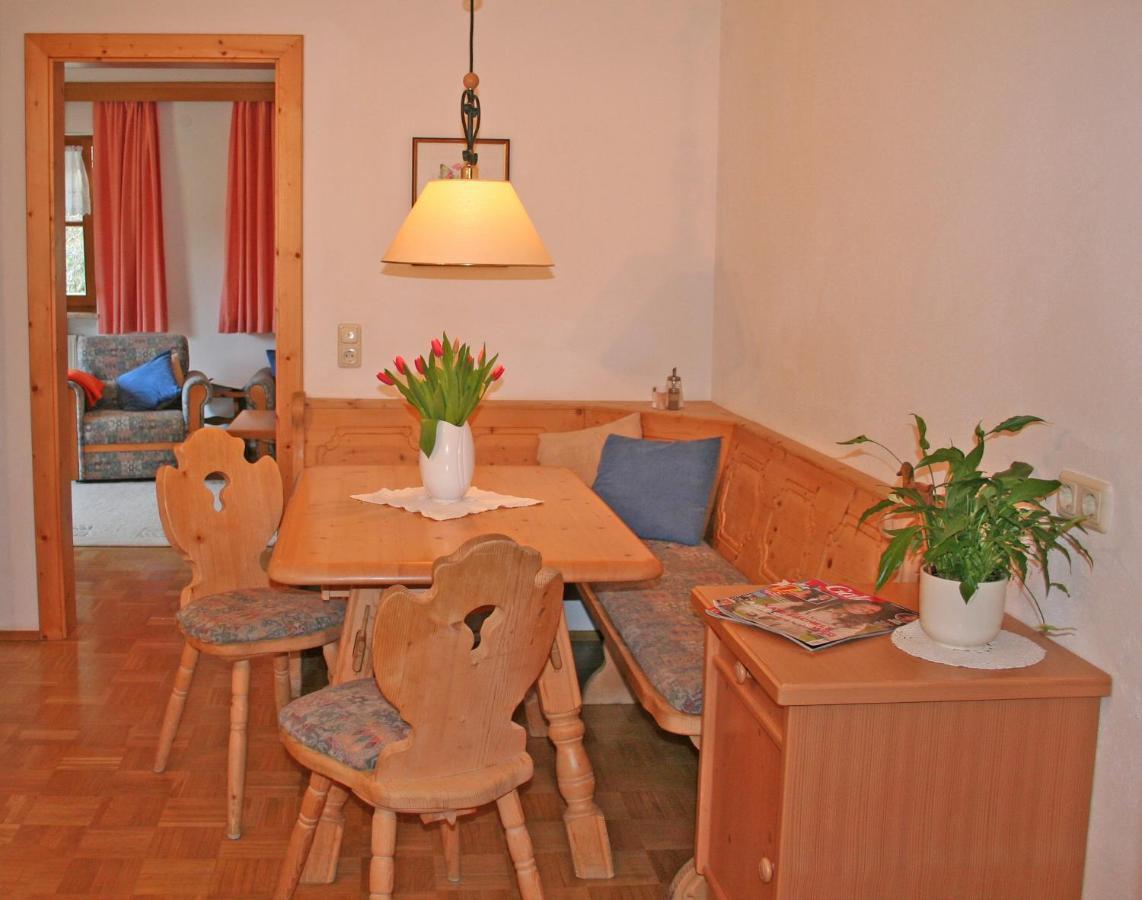 Ferienhaus Am Roemerweg Klais Ruang foto